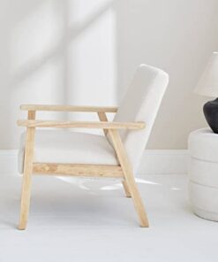 Alice's Home - Fauteuil scandinave en bois et tissu bouclette Isak. Dimensions : L 64 x P 69,5 x H 73 cm